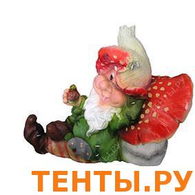 Гном лежит на грибе 69*42*61см Гном лежит на грибе 69*42*61см